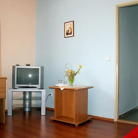 Zornicka 호텔 2*